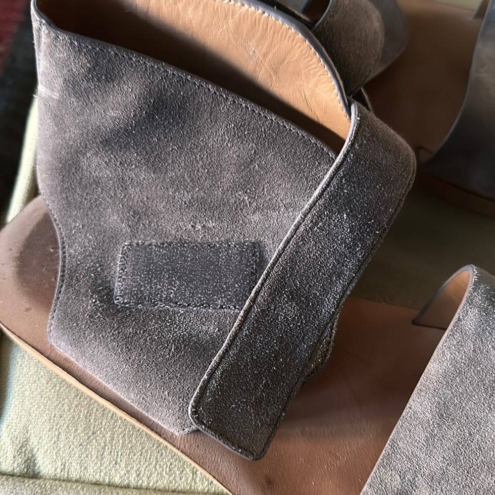 Vince grey suede/ leather sandals - Picture 7 of 8